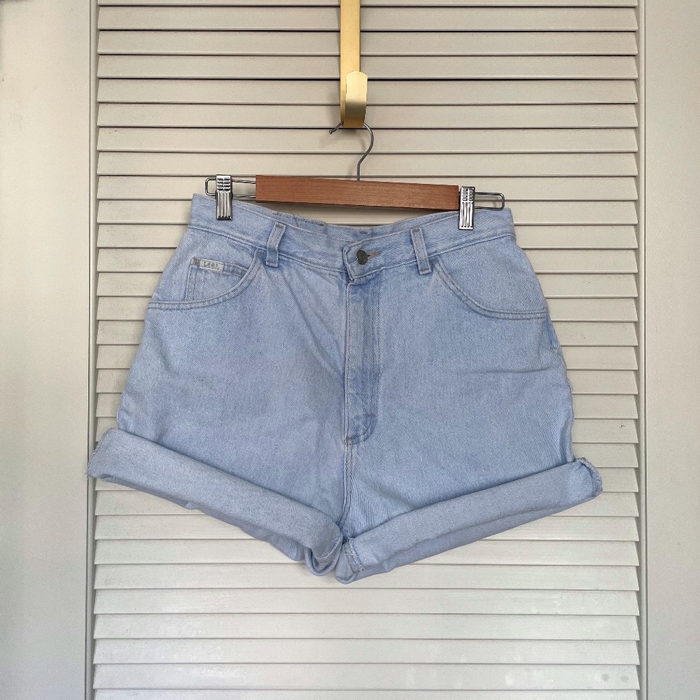 Vintage Lee Light Wash Denim High Rise Mom Jean Shorts